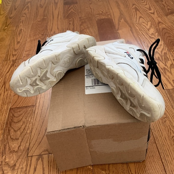 Fila Shoes - Picture 4 of 5